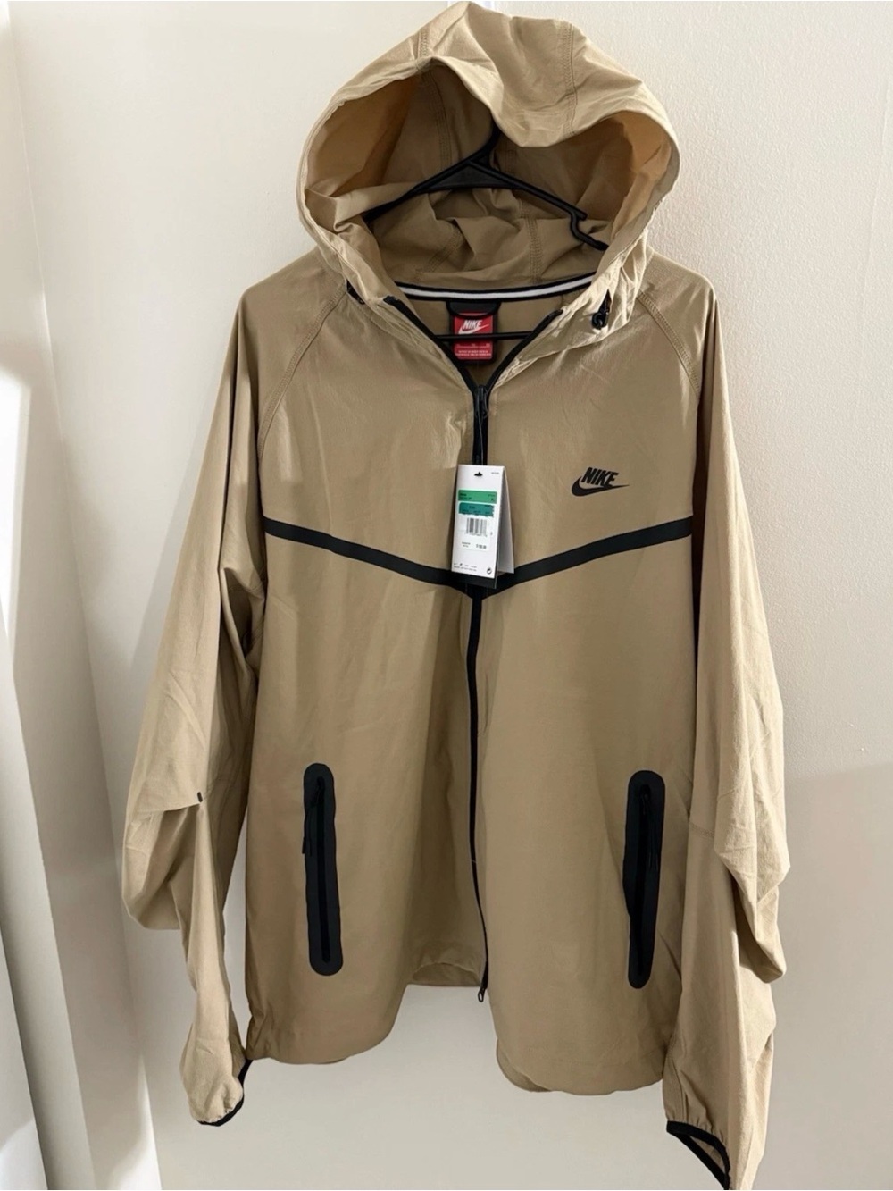 Nike Tech Woven Windbreaker Jacket Parachute Beige HM7151-297 Men’s Size XL